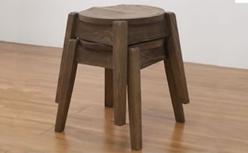 これは便利！重ねられるスツール (2個いり）　Ash wood stool