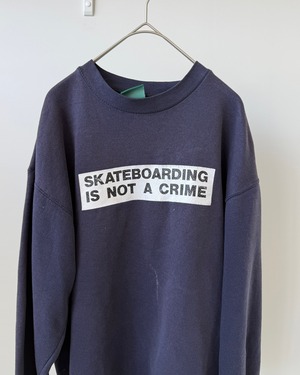 -Santa Cruz- Vintage 90s M SKATEBORDING IS NOT A CRIME Sweat