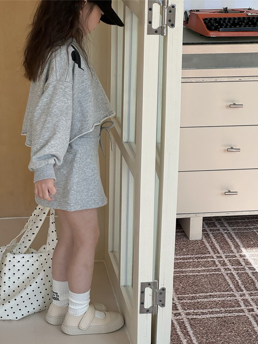 ショート丈ハートトレーナー×インパン付きミニスカート　セットアップ