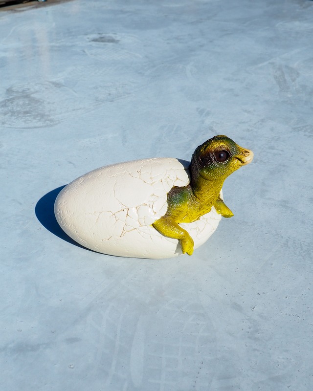 1989 Windstone Editions Dinosaur Egg Statue, Made in California, USA