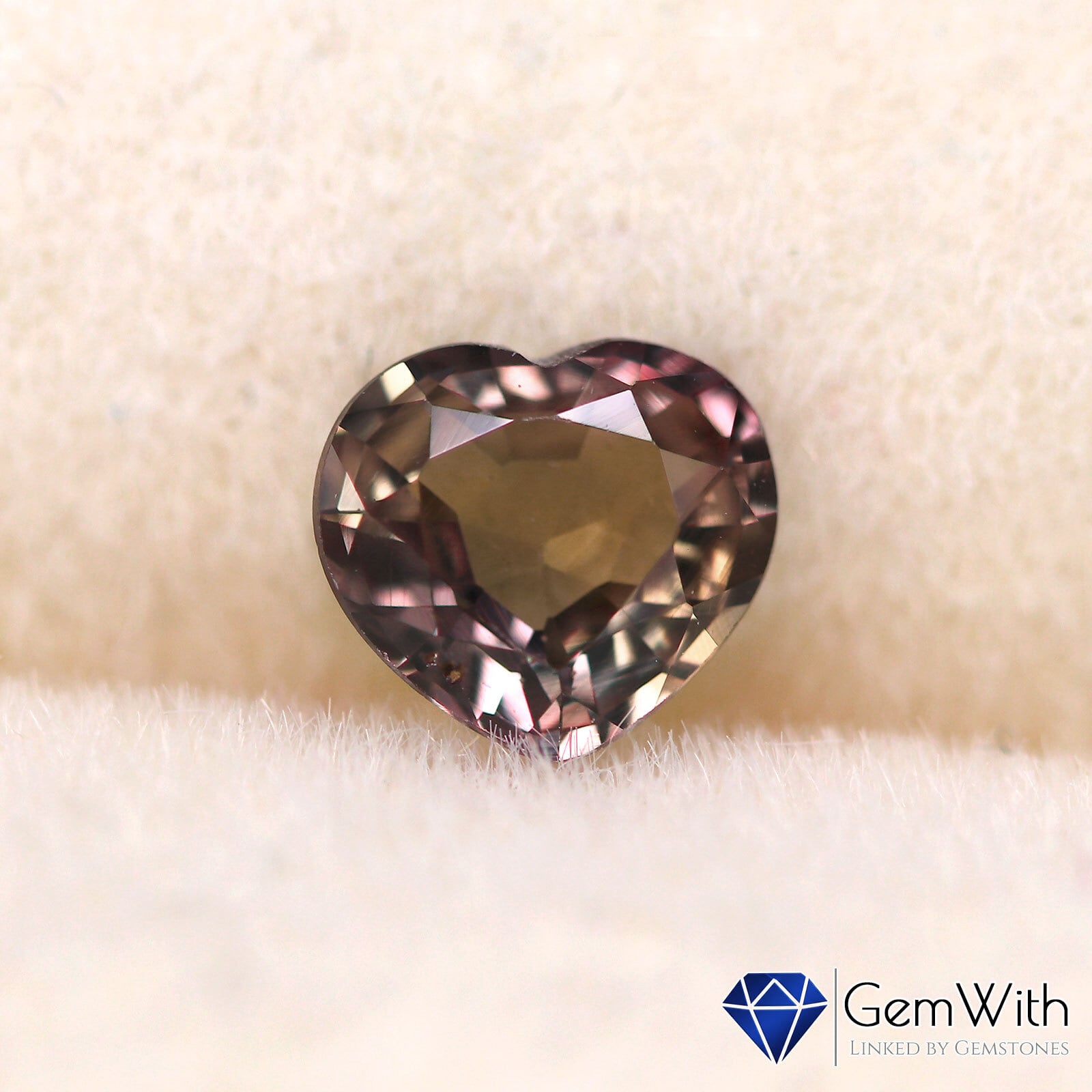 アンデシンラブラドライト0.83CT | GemWith