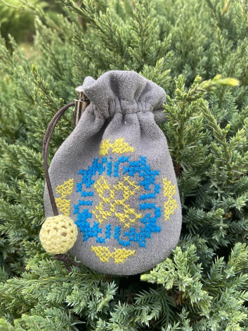 ウクライナの伝統手刺繍祭具タオル(手作り) ハンドメイド ウクライナの伝統手刺繍祭具タオル(手作り) ハンドメイド