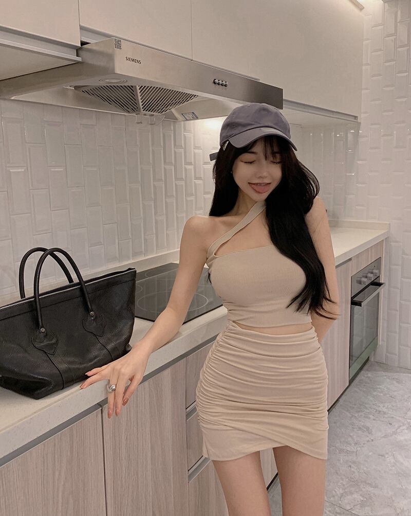 ストレッチプリーツスカート サマーショートハイウェストウェストスリム エラスティック 伸縮 夏物 ブラックストロベリース8755096085