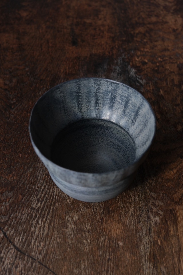 リム鉢 輪花 小 墨白