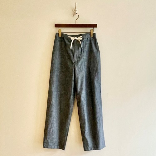 C30527　Chambray Soft Tapered Pants