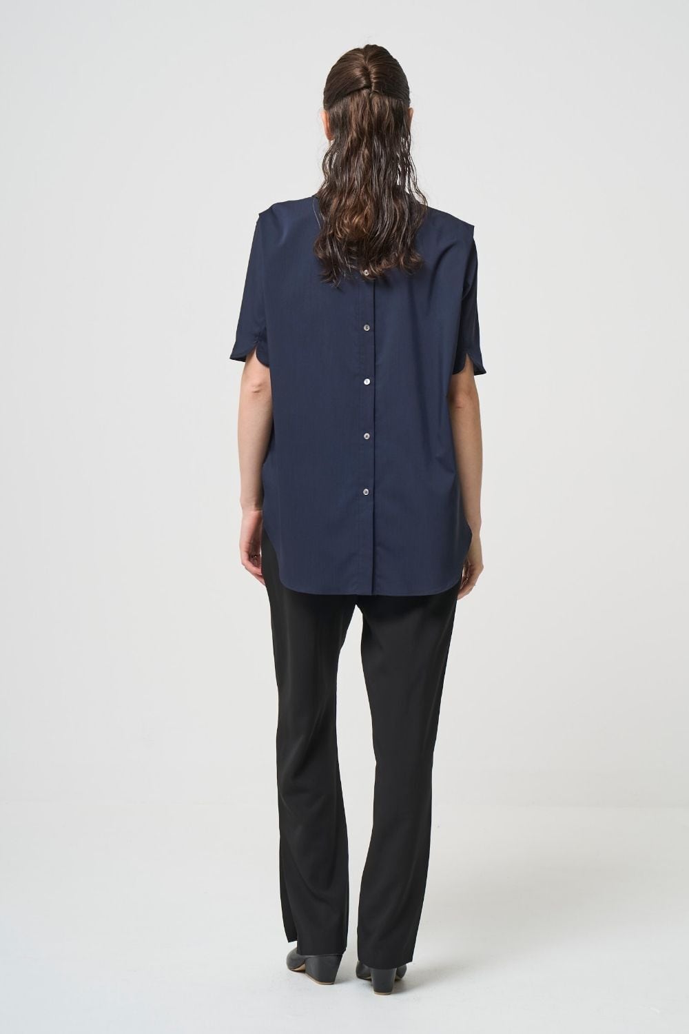 5月上旬お届け予定 2way Collar Blouse - NAVY | seven dot - ライフ