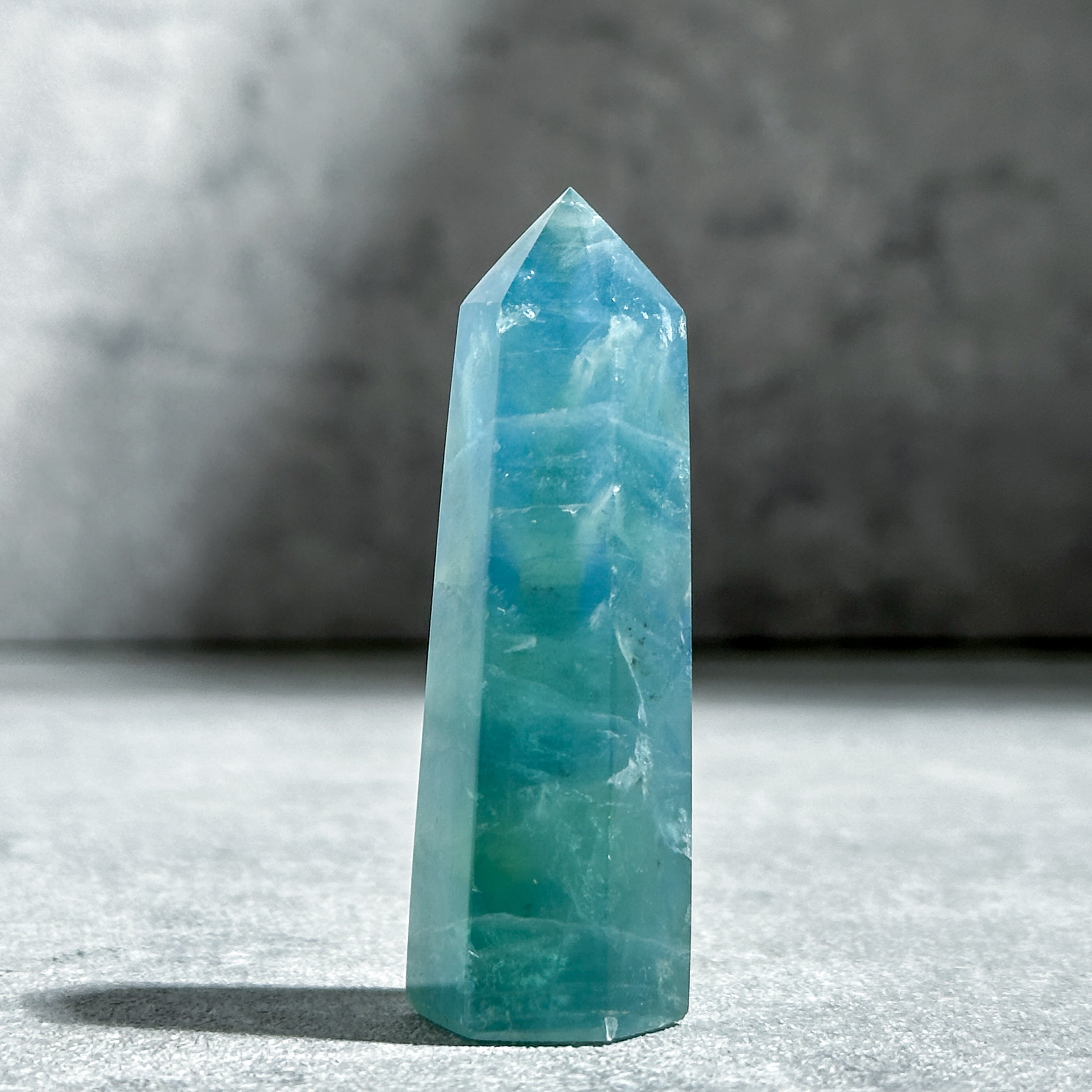 ブルー、グリーンフローライト タワー型24◇ Rainbow Fluorite