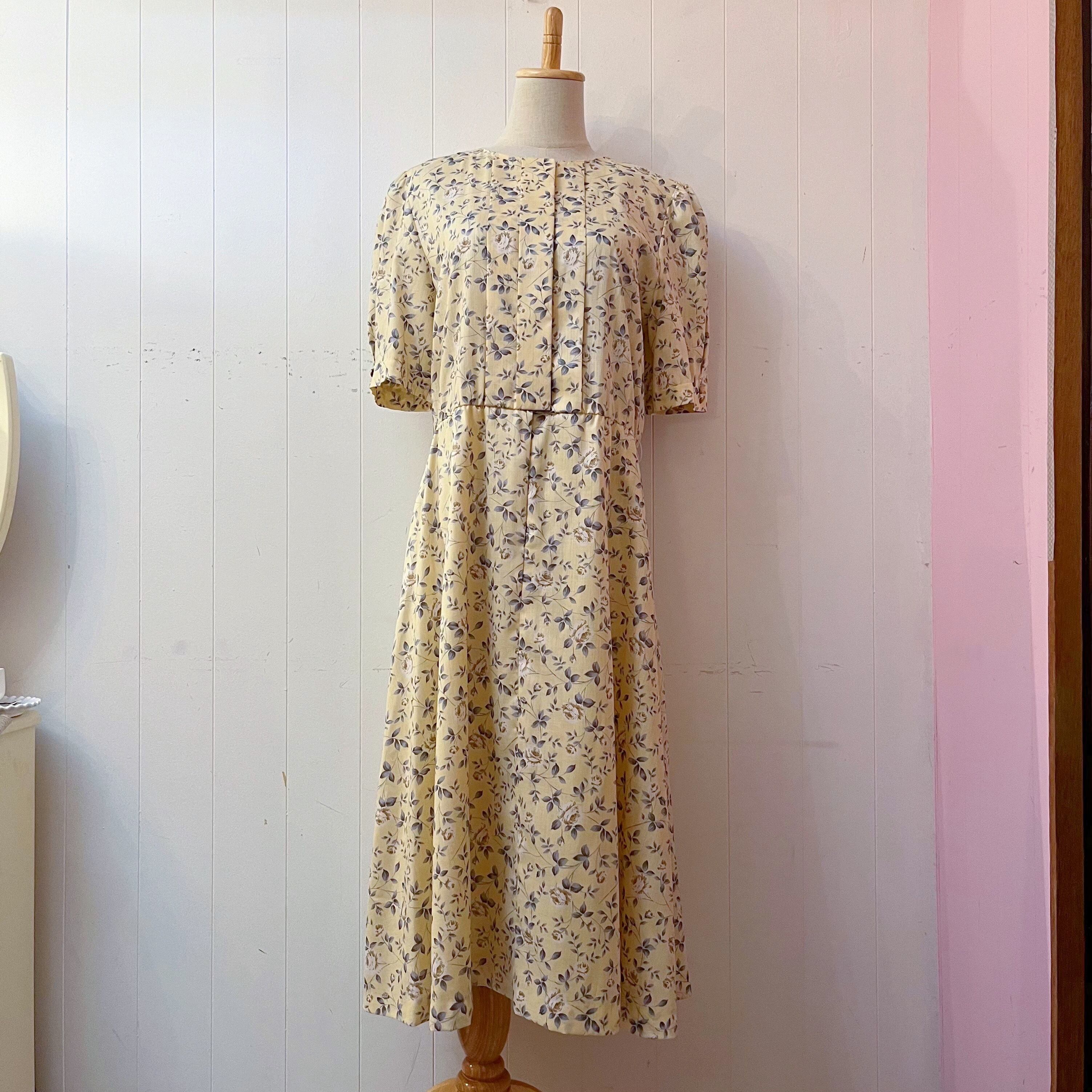 yellow white rose flare one-piece