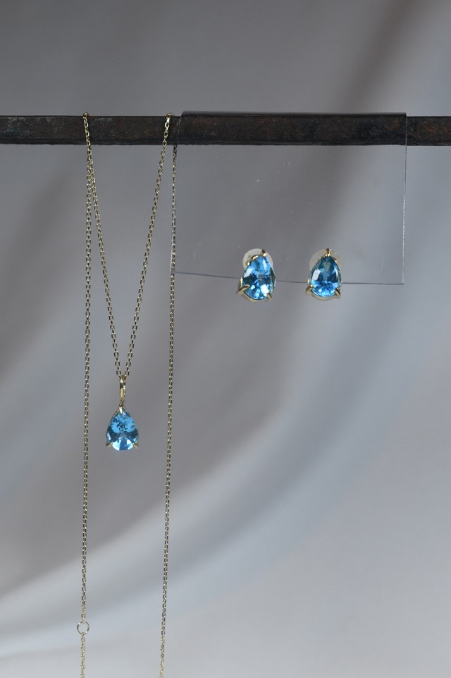 K18 Swiss Blue Topaz Pendant Necklace and Studs Eartrings