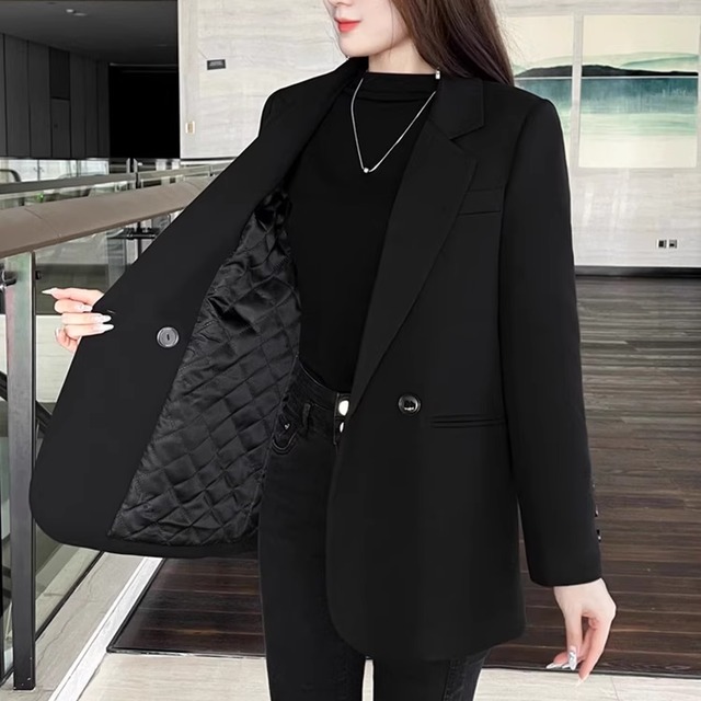 【送料無料】 ジャケット 2色 テーラードジャケット アウター 羽織り 長袖 フレア Aライン ブラック カーキ くすみカラー 大人カラー ベイクドカラー モノトーン 秋カラー ニュアンスカラー 厚手生地 綿 防寒 暖かい かわいい 大人可愛い 綺麗 シンプル カジュアル 大人 上品 おしゃれ お洒落 大人女子 こなれ感 エレガント コンサバ 定番アイテム 体型カバー 無地 秋 冬 結婚式 二次会 女性 レディース ママ 20代 30代 40代 オフィス ビジネス OL 通勤 デート お出かけ パーティ