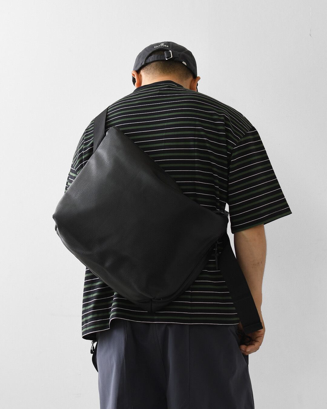 meltum [メルタム] LEATHER MESSENGER BAG (M) [MTM-BG-0382-25