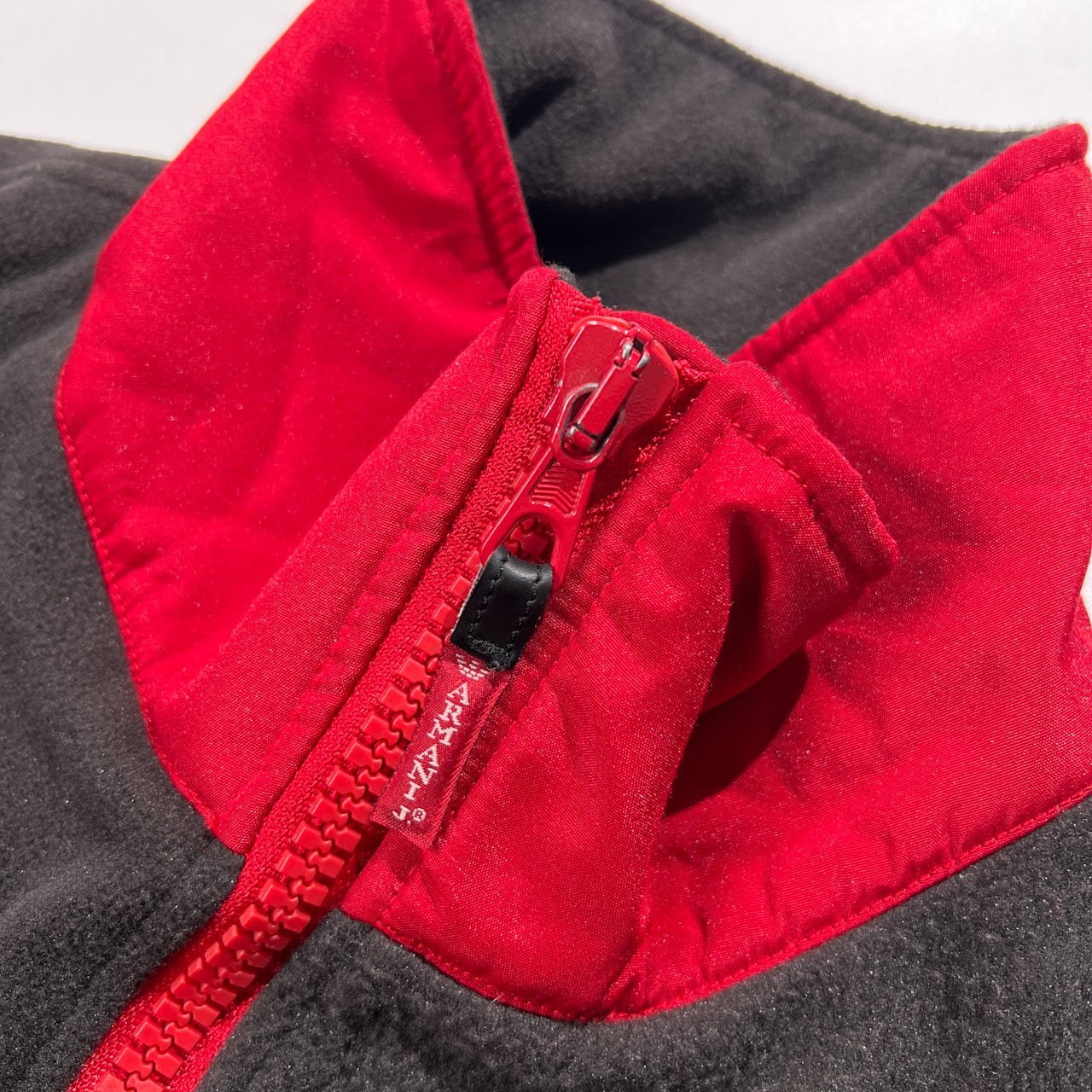 90s イタリア製 ARMANI JEANS アルマーニ ジーンズ BIGロゴ刺繍 ジップアップ フリース切替 ジャケット 48 /レッド/メンズ/D-TK6246