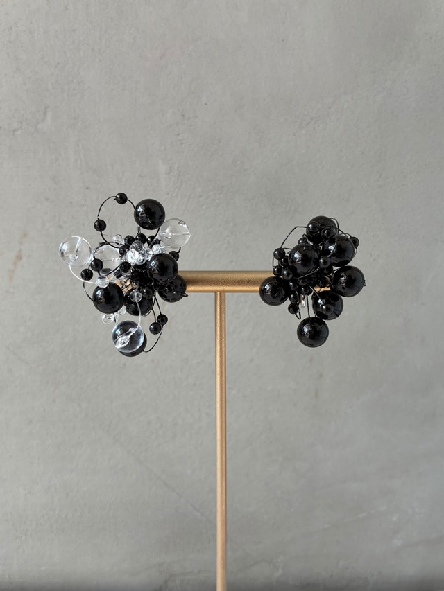 パールシャワーのアシンメトリーピアス／イヤリング