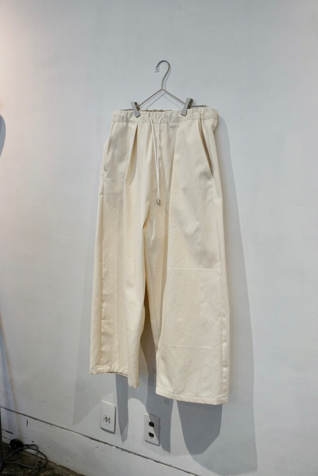 NiLS / wide pants
