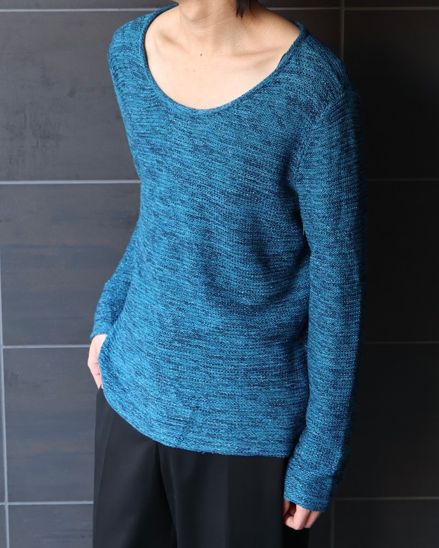 Round neck glitter knit