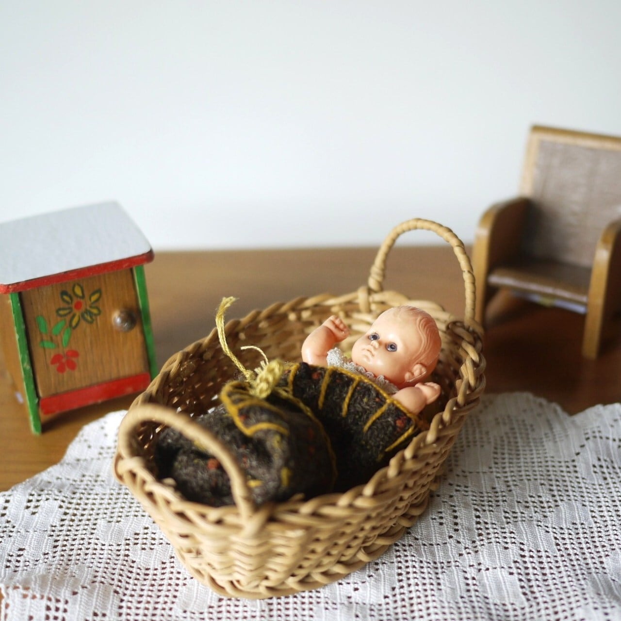 青い目の赤ちゃん クーハンバスケット ドイツ