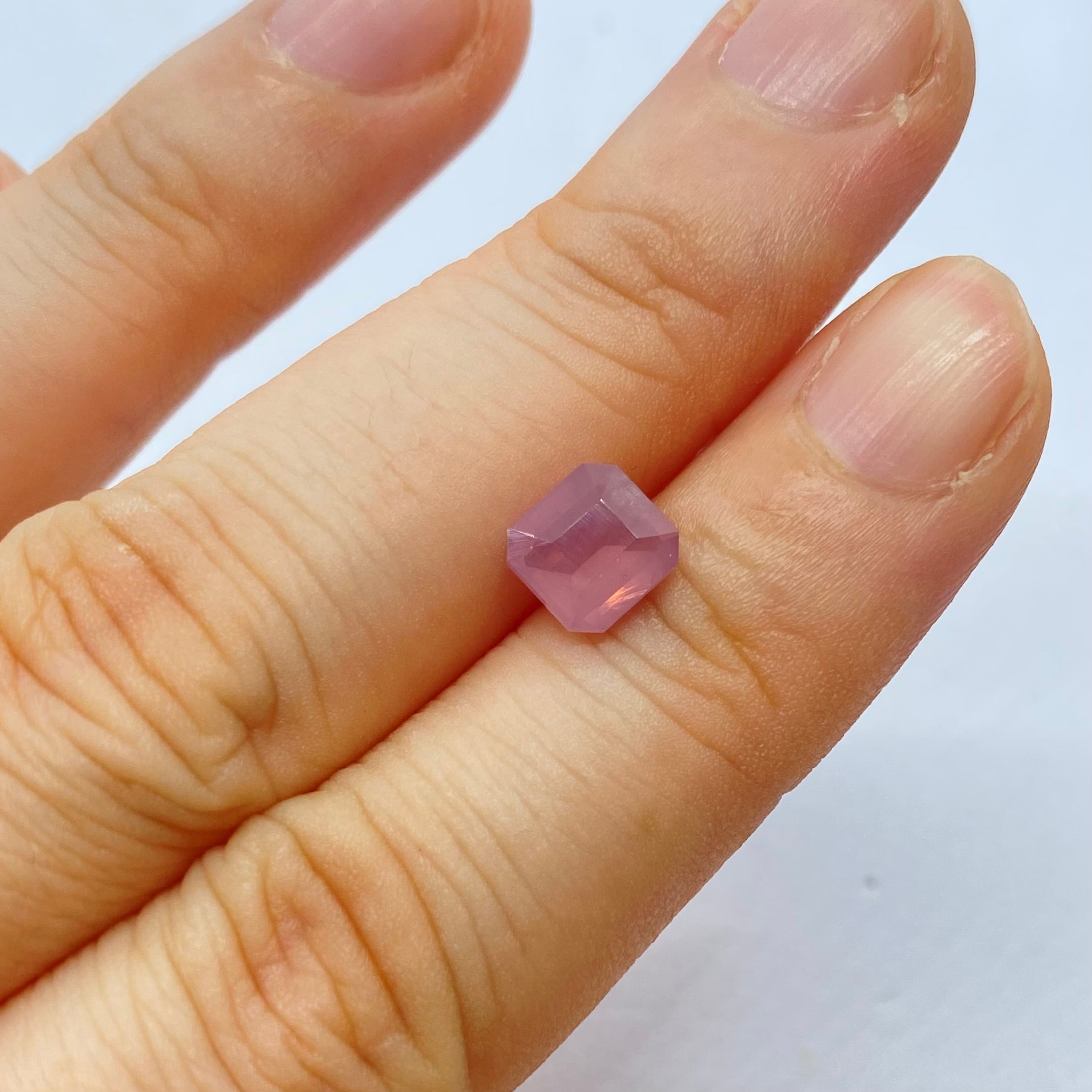 珍しいシルキースピネル