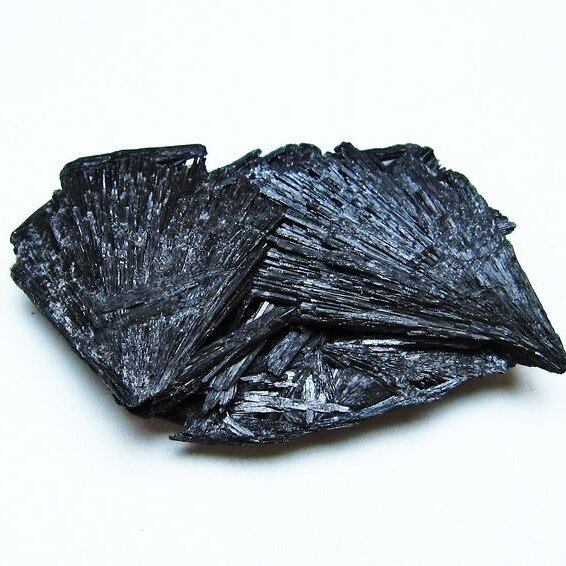 ブラック カイヤナイト 原石 一点物 171-7534