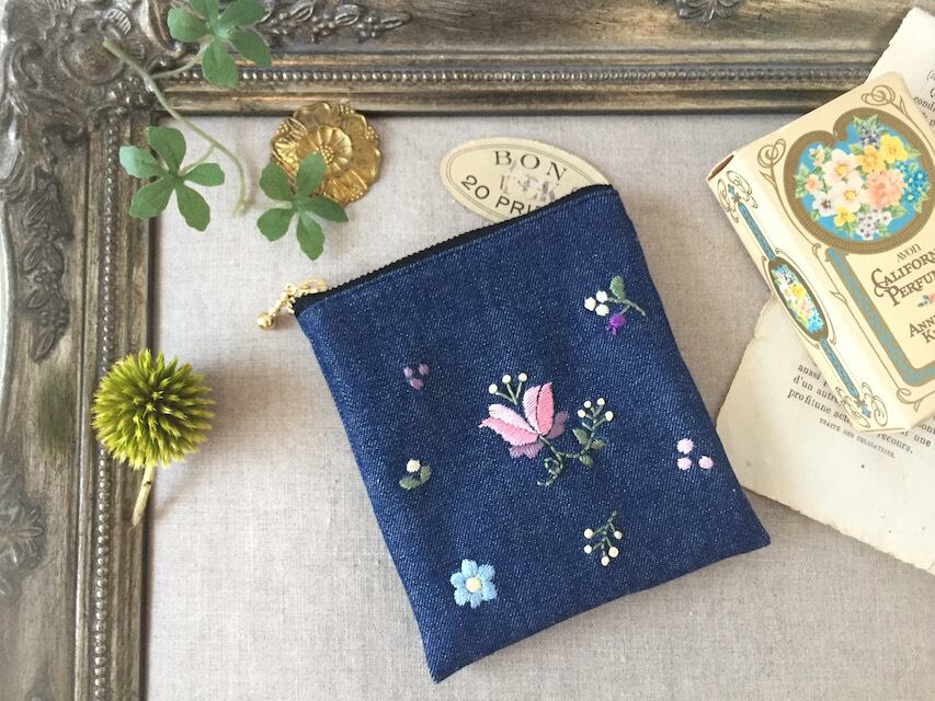刺繍のぺたんこポーチ(デニム・ナチュラル)S