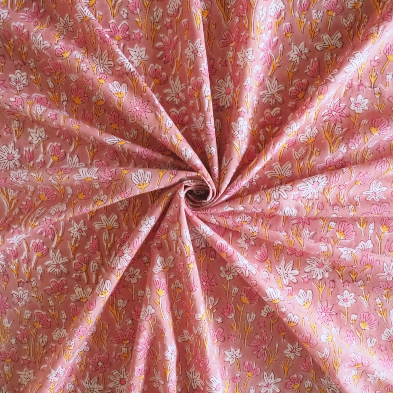 ブロックプリント生地【50cm単位】インド綿 花柄 くすみピンク×イエロー×白 #56124-PK1