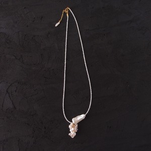【K14gf】Petit Petal × Biwa × Keshi Pearl Necklace ／ビワ×ケシパールネックレス（ペタルチャーム付）