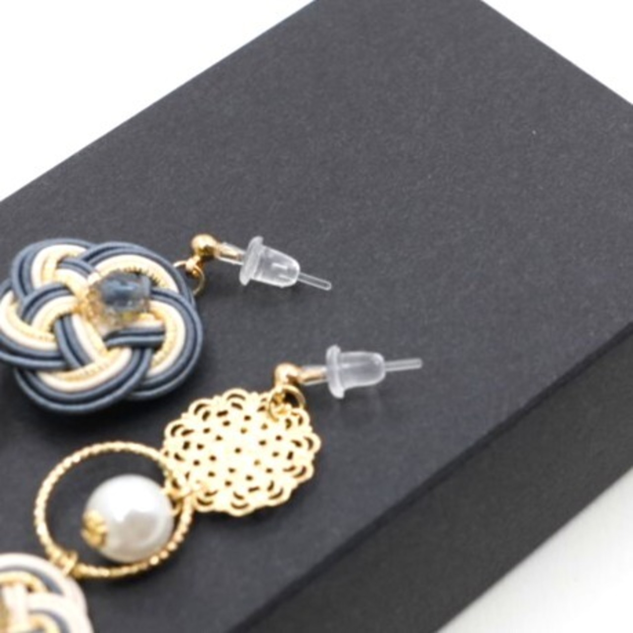 タッセルピアス　緑