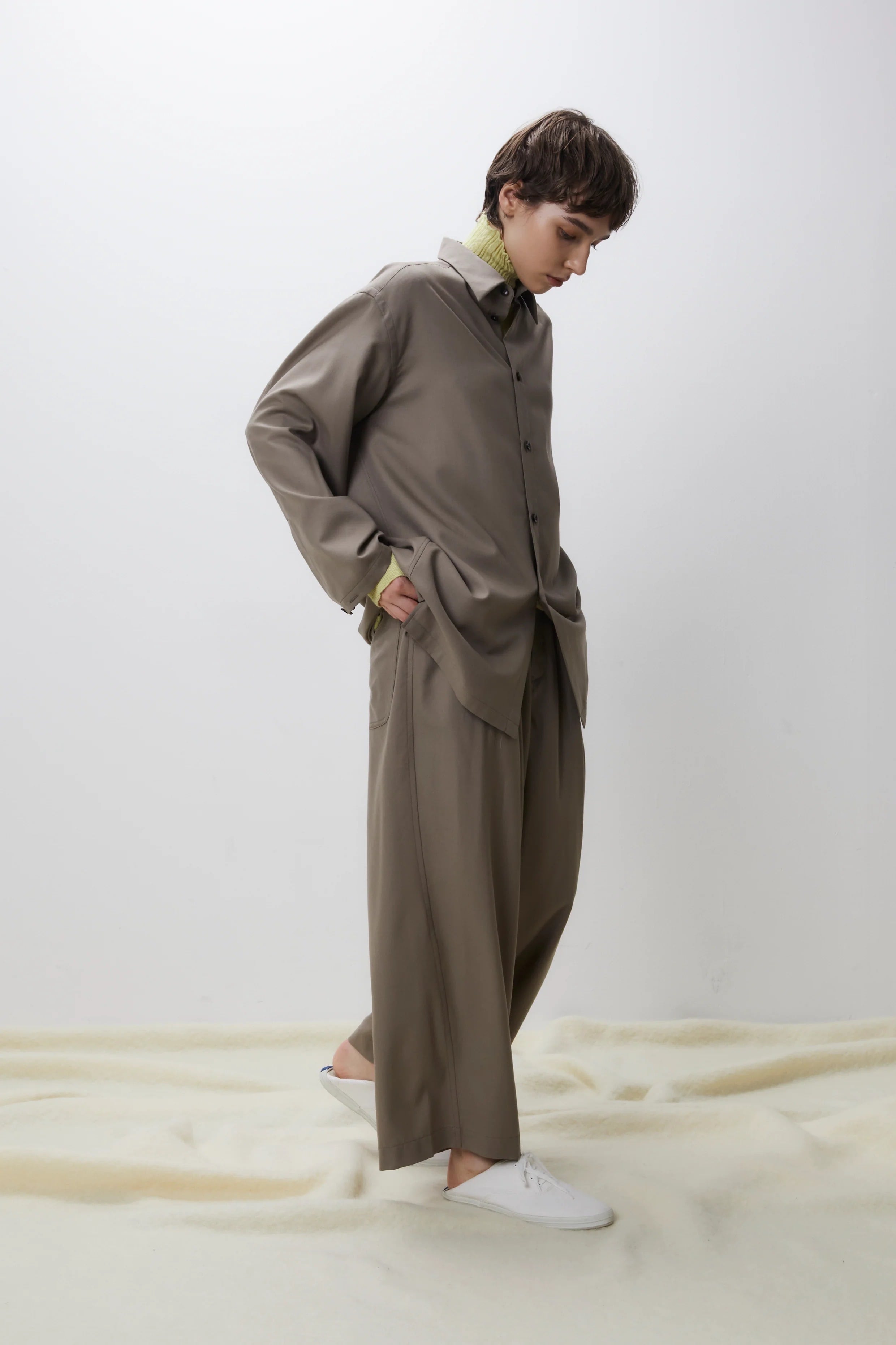 unfil ウールギャバジンワイドトラウザーズ | suifu