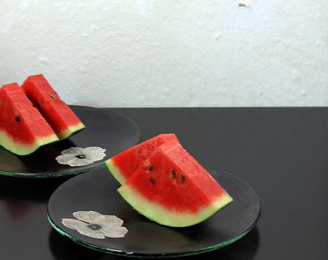 SUMI32 ゆうなの花を焼き付けた 墨色のガラス皿