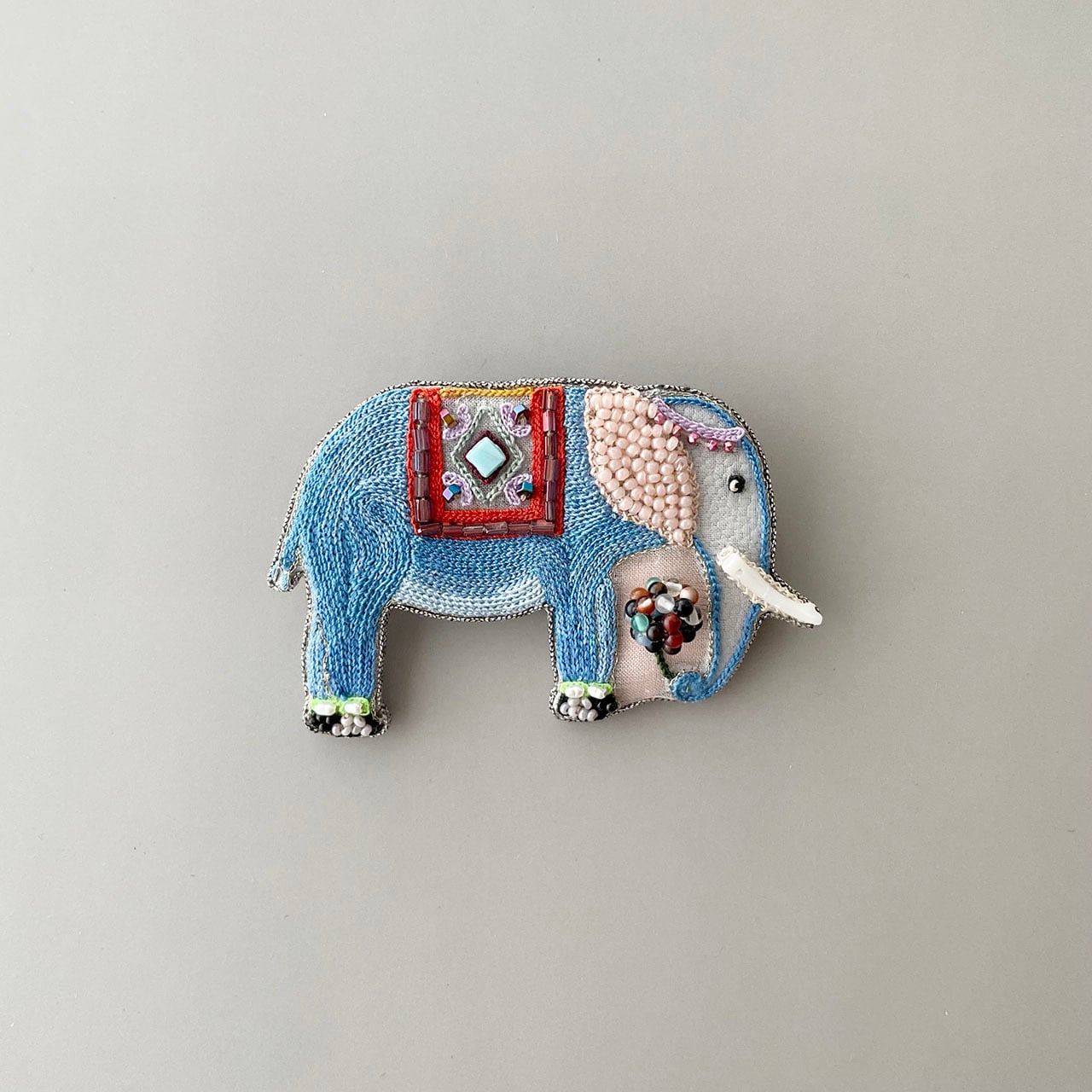 象の刺繍タペストリー 象の刺繍タペストリー インド製象柄刺繍