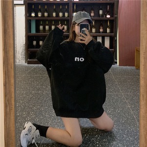 トップス トレーナー ミディアム丈 長袖 レギュラー袖 ラウンドネック 襟なし 厚手 コットン ベルベット シンプル お洒落 かっこいい こなれ感 ラフ ルーズ クール 抜け感 無地 プリント アルファベット 秋 冬 誕生日 クリスマス バレンタイン 10代 20代 30代 40代 女性用 ママ 通勤 学生 通学 デート 公園デビュー 女子会 休日 運動 ヨガ アウトドア 旅行 ショッピング 外国風 普段使い 楽ちん 暖かい モテ 体系カバー ギフト 安い 韓国風 S M L 黒 白 赤 グレー