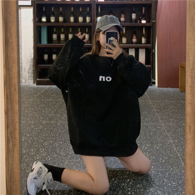 トップス トレーナー ミディアム丈 長袖 レギュラー袖 ラウンドネック 襟なし 厚手 コットン ベルベット シンプル お洒落 かっこいい こなれ感 ラフ ルーズ クール 抜け感 無地 プリント アルファベット 秋 冬 誕生日 クリスマス バレンタイン 10代 20代 30代 40代 女性用 ママ 通勤 学生 通学 デート 公園デビュー 女子会 休日 運動 ヨガ アウトドア 旅行 ショッピング 外国風 普段使い 楽ちん 暖かい モテ 体系カバー ギフト 安い 韓国風 S M L 黒 白 赤 グレー