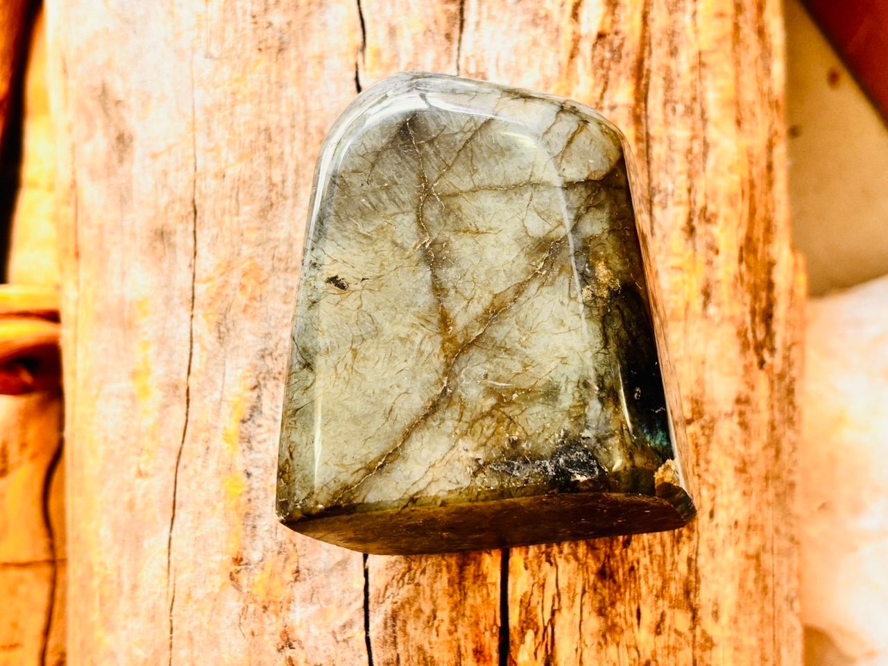 虹色ラブラドライト置き石　560g