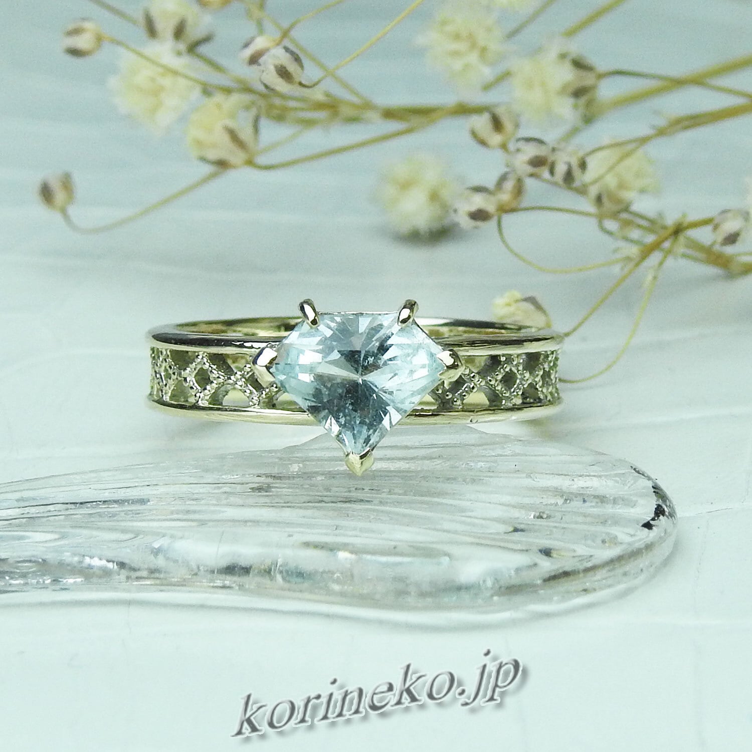 ダイヤ型アクアマリンのレーシーデザインRing | korineko ダイヤ型アクアマリンのレーシーデザインRing | korineko