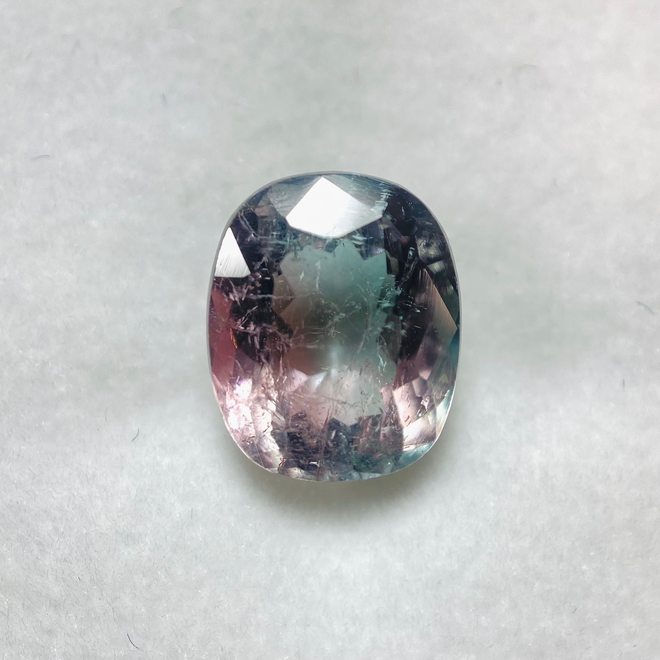 キキ○ラカラーの混ざり合った珍しいトルマリン