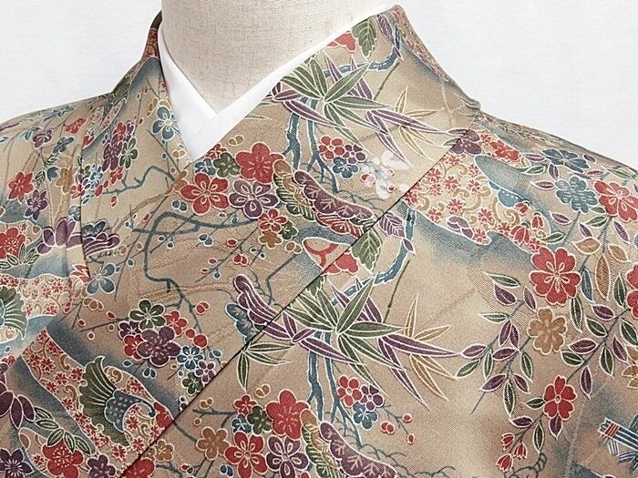 美品 袷の着物 小紋 ポリエステル 洗える着物 小紋 紬の質感 微塵千鳥格