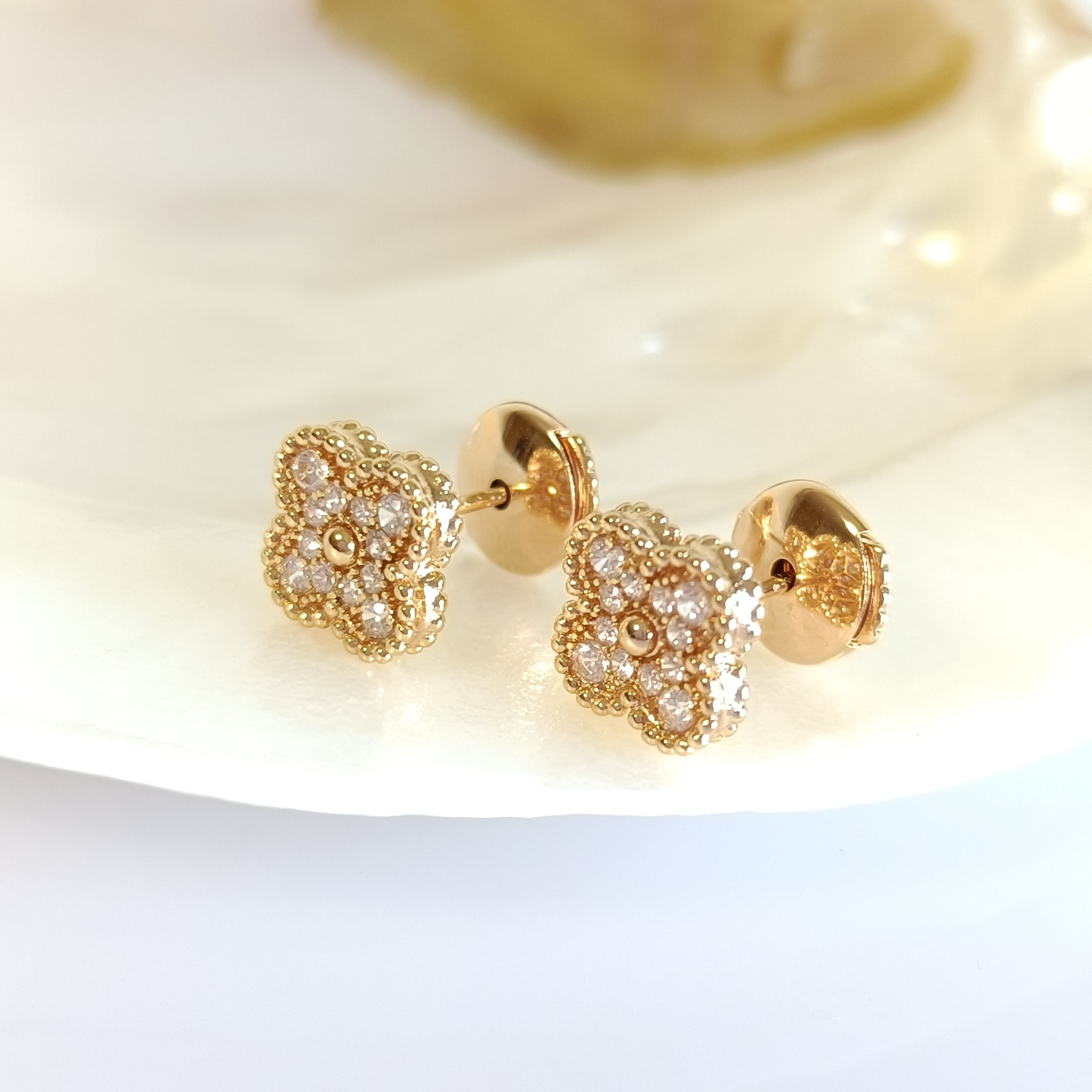 高品質 クローバー ピアス ギヨシェ ローズゴールド ピアス ゴールド 両耳 フラワー クローバー ギヨシェ｜Yahoo!フリマ