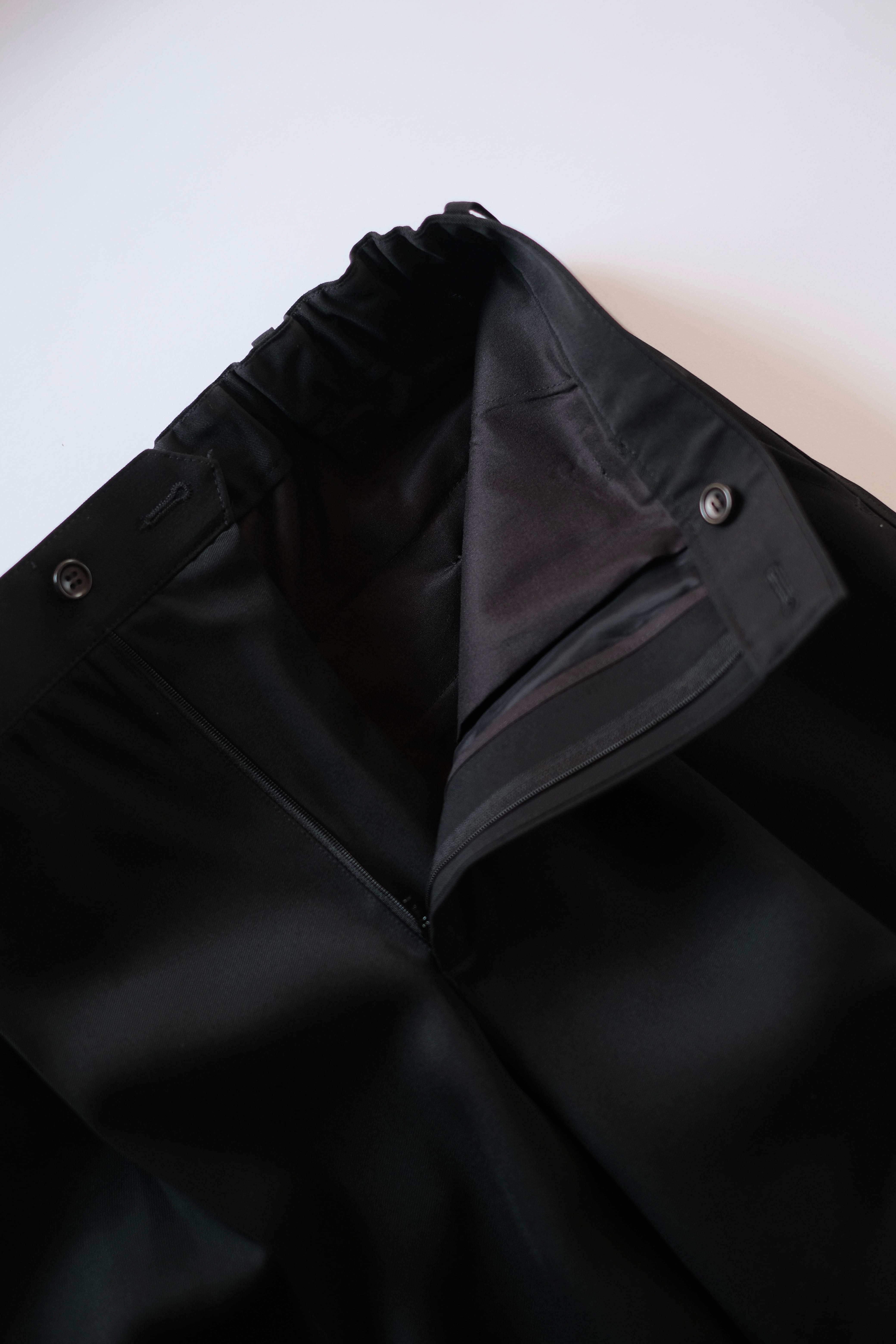 Graphpaper / Scale Off Wool Wide Slacks | LIVING