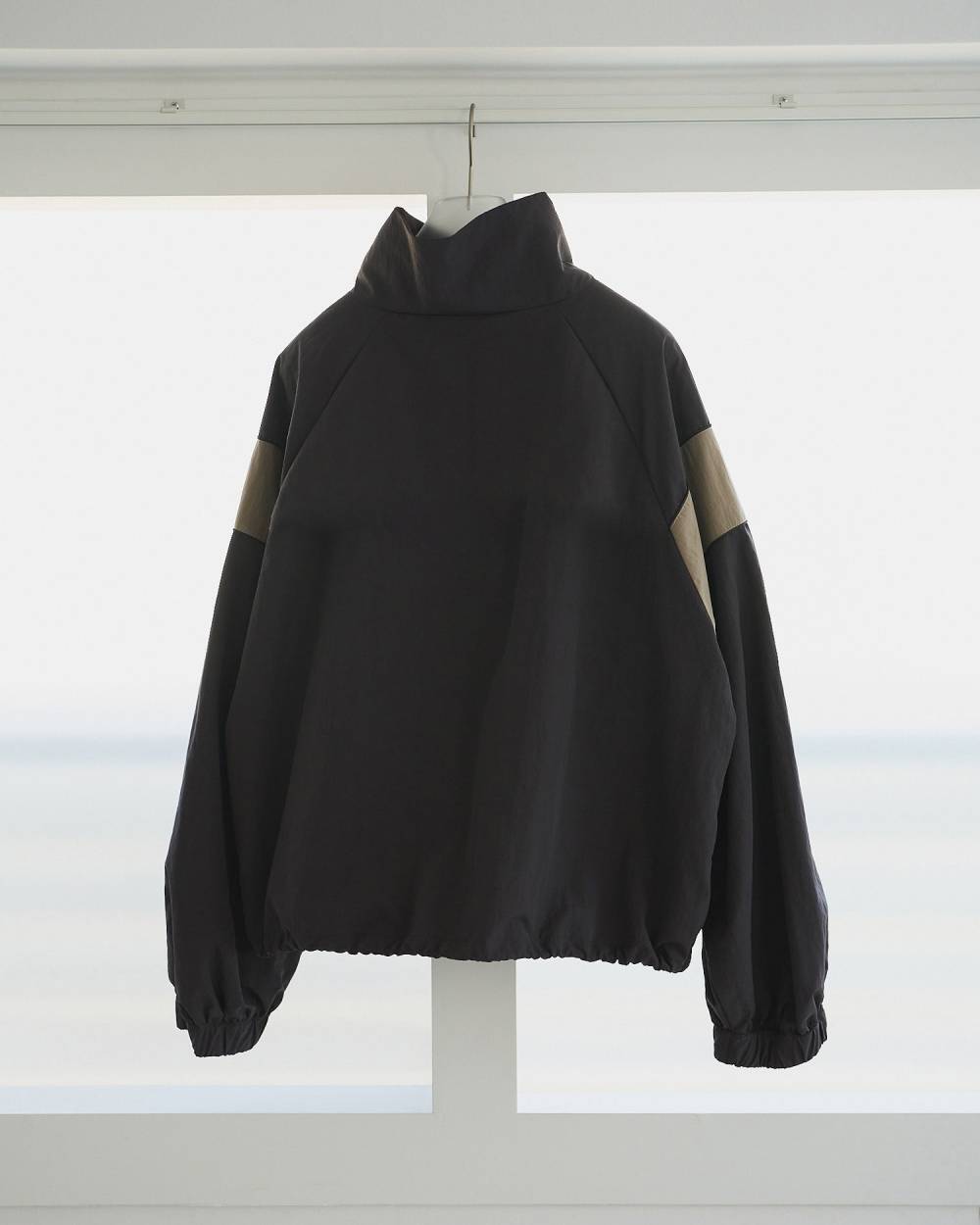 新品タグ付 anuke アンヌーク Nylon Track Blouzon ànuke online store（アンヌーク） / Nylon Track BlouzonNylon Track