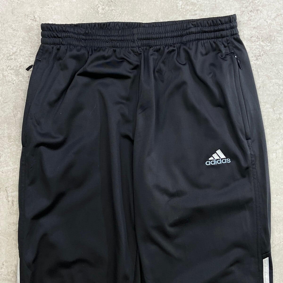 トラックパンツ ジャージ 古着 パフォーマンスロゴ 黒 ライン adidas