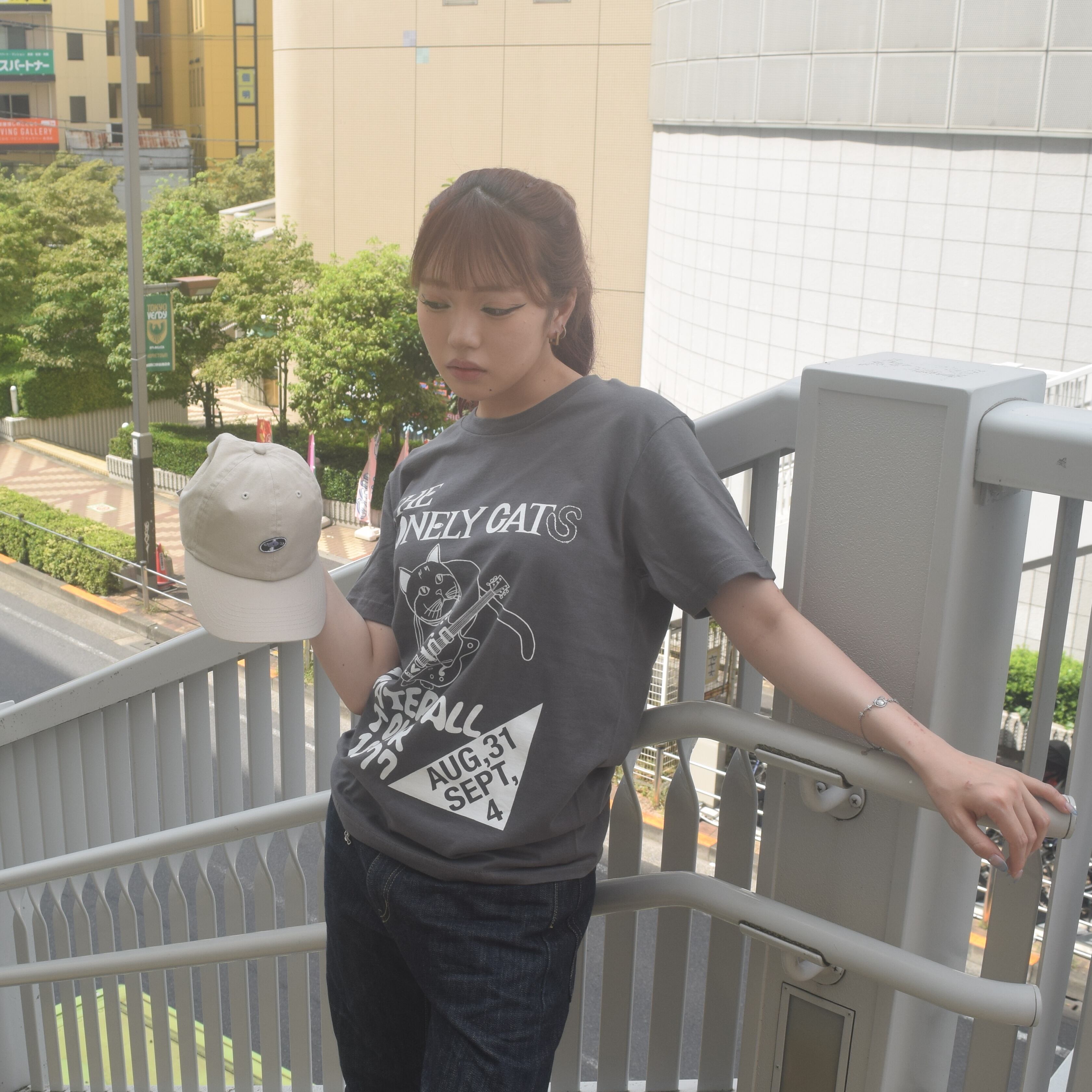 猫バンド」レコードワッペン猫ツアーTシャツ 2021SS新色 チャコール S