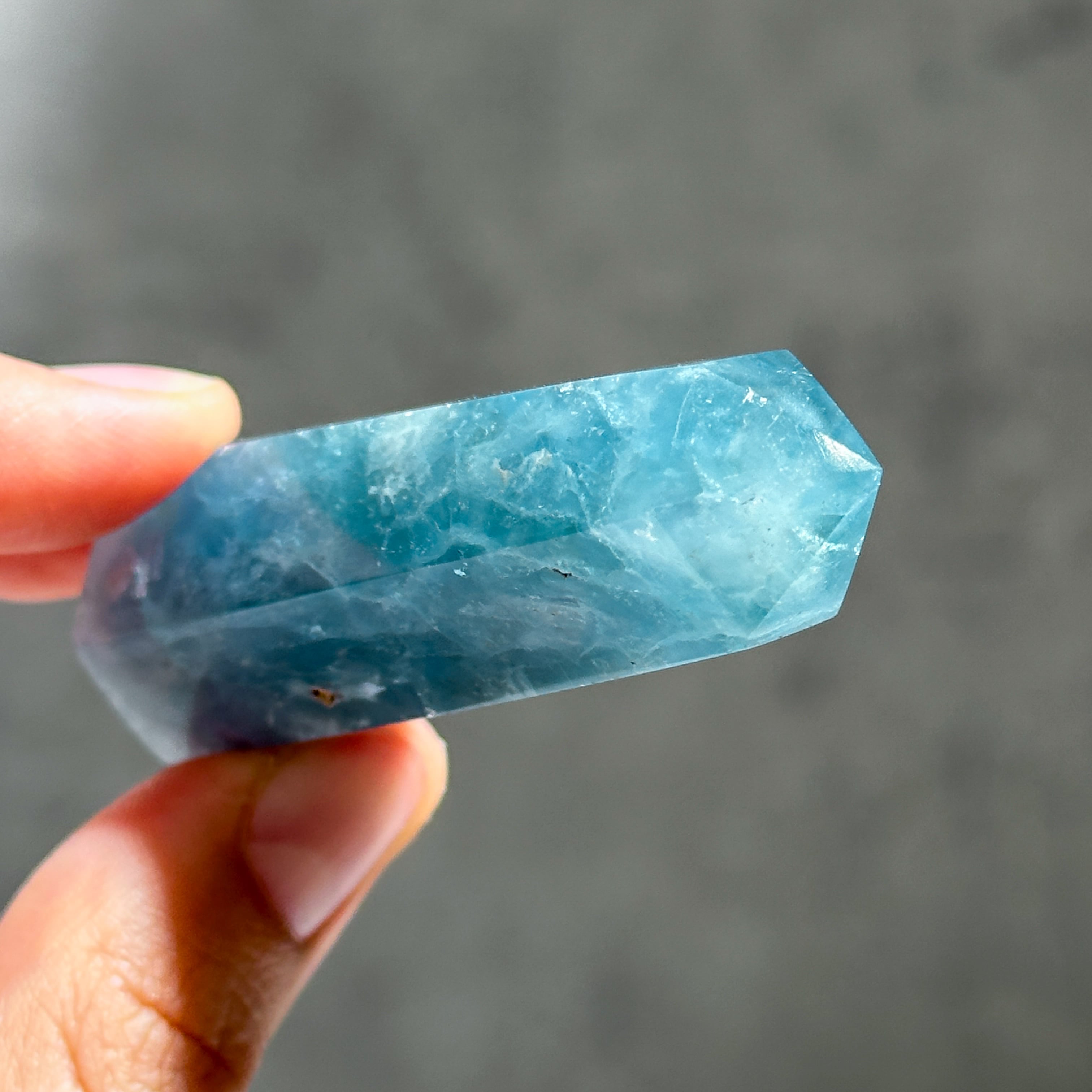 ブルー、グリーンフローライト タワー型33◇ Rainbow Fluorite