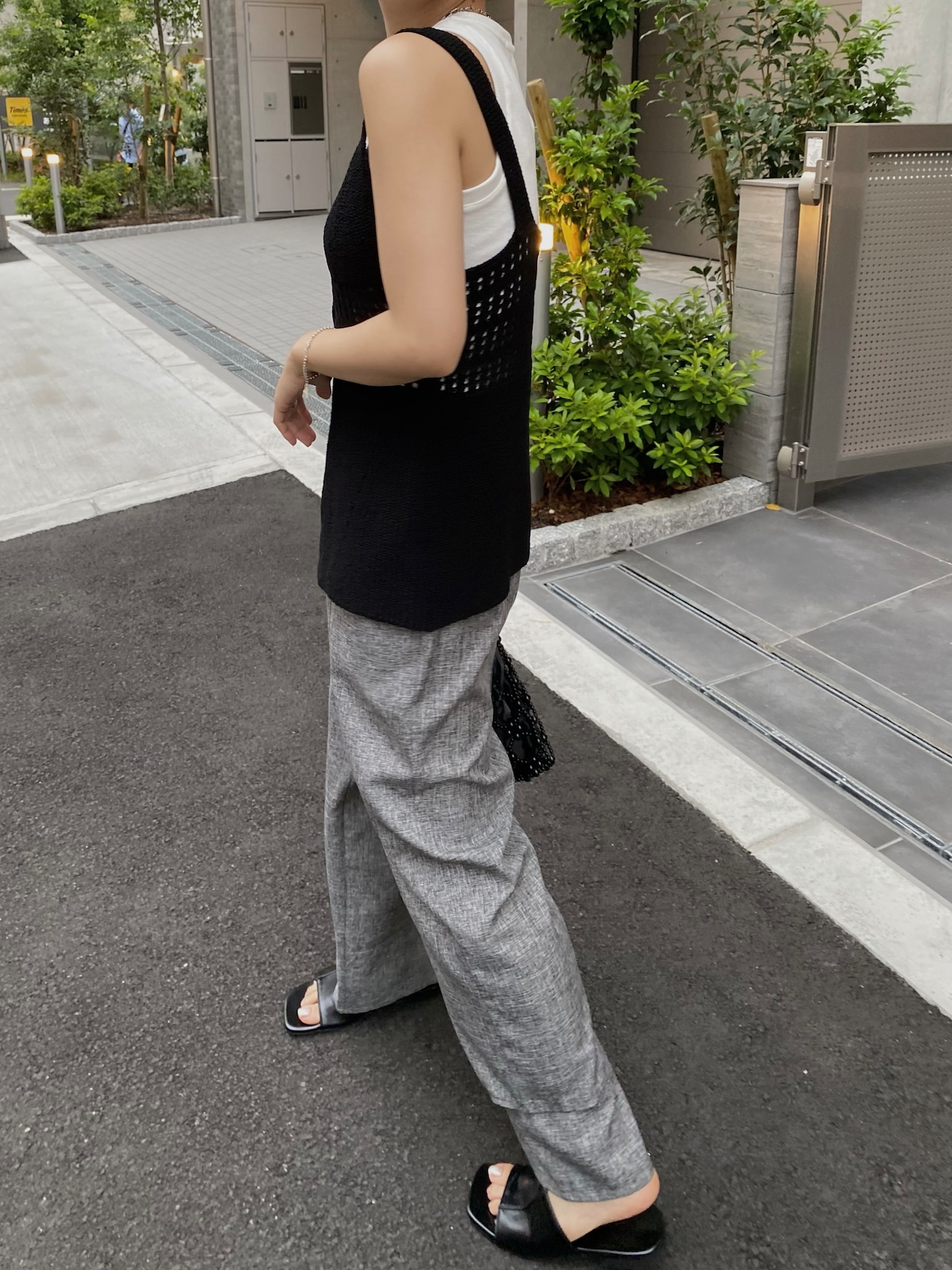 hem slit melange tuck pants