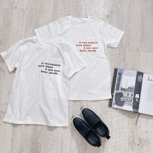 ちょっとだけ緩いプリント Tシャツ ホワイト×赤プリントのみ