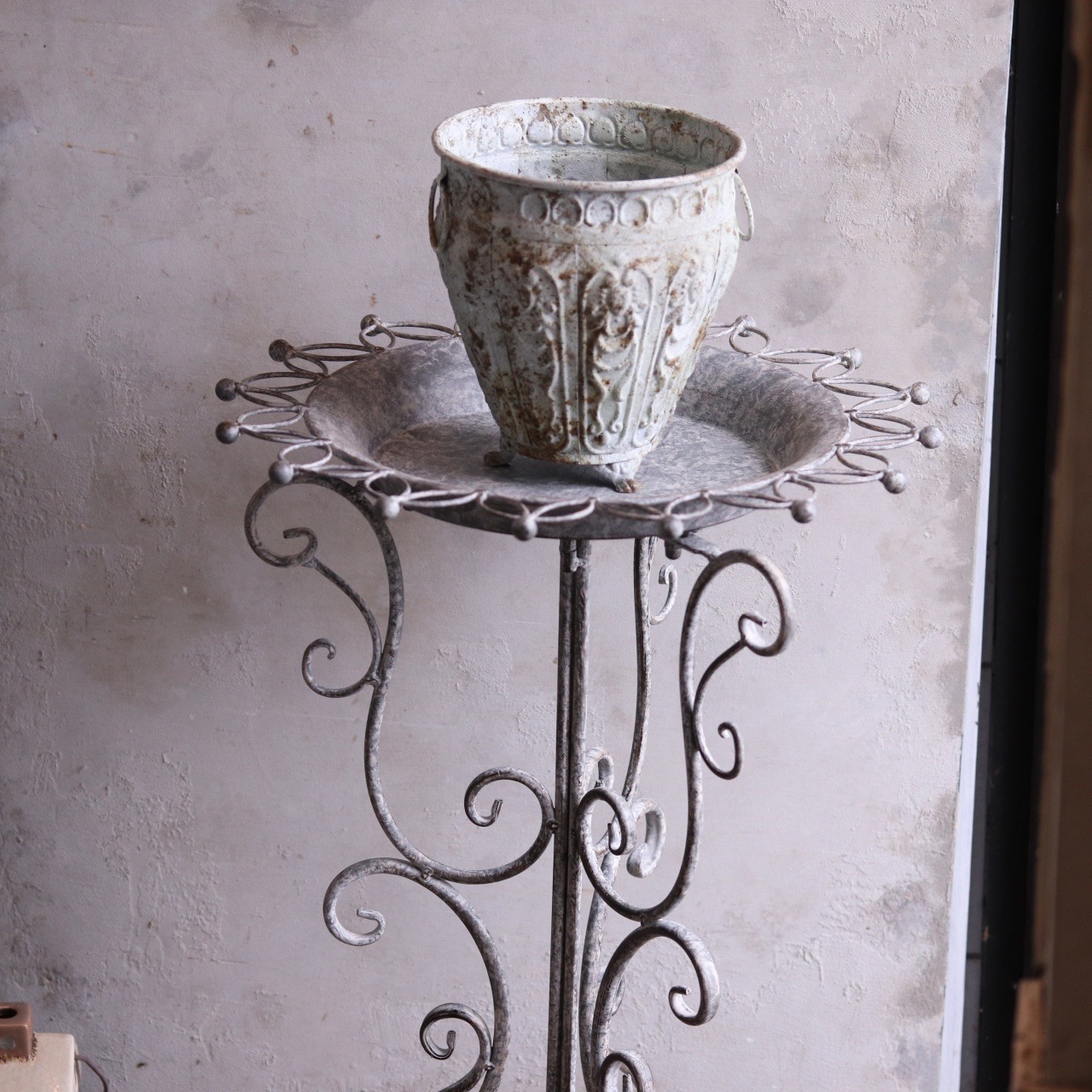 S木さま専用ページ：スタンドブリキ　シャロットバードトレイ B　アンティーク調　シャビーシック　オシャレ　JG 22