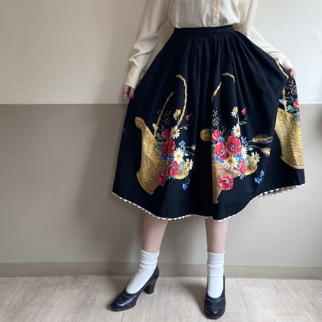 Vintage Floral Basket Border Skirt