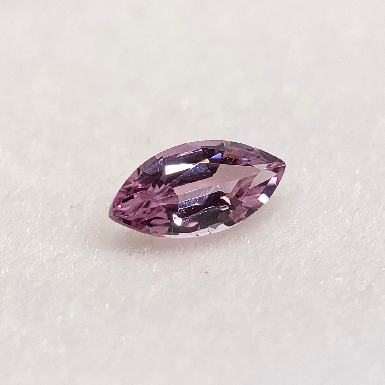 スピネル マーキスカット ルース 0.40ct ピンク系 約7mm×3.5mm r-0657