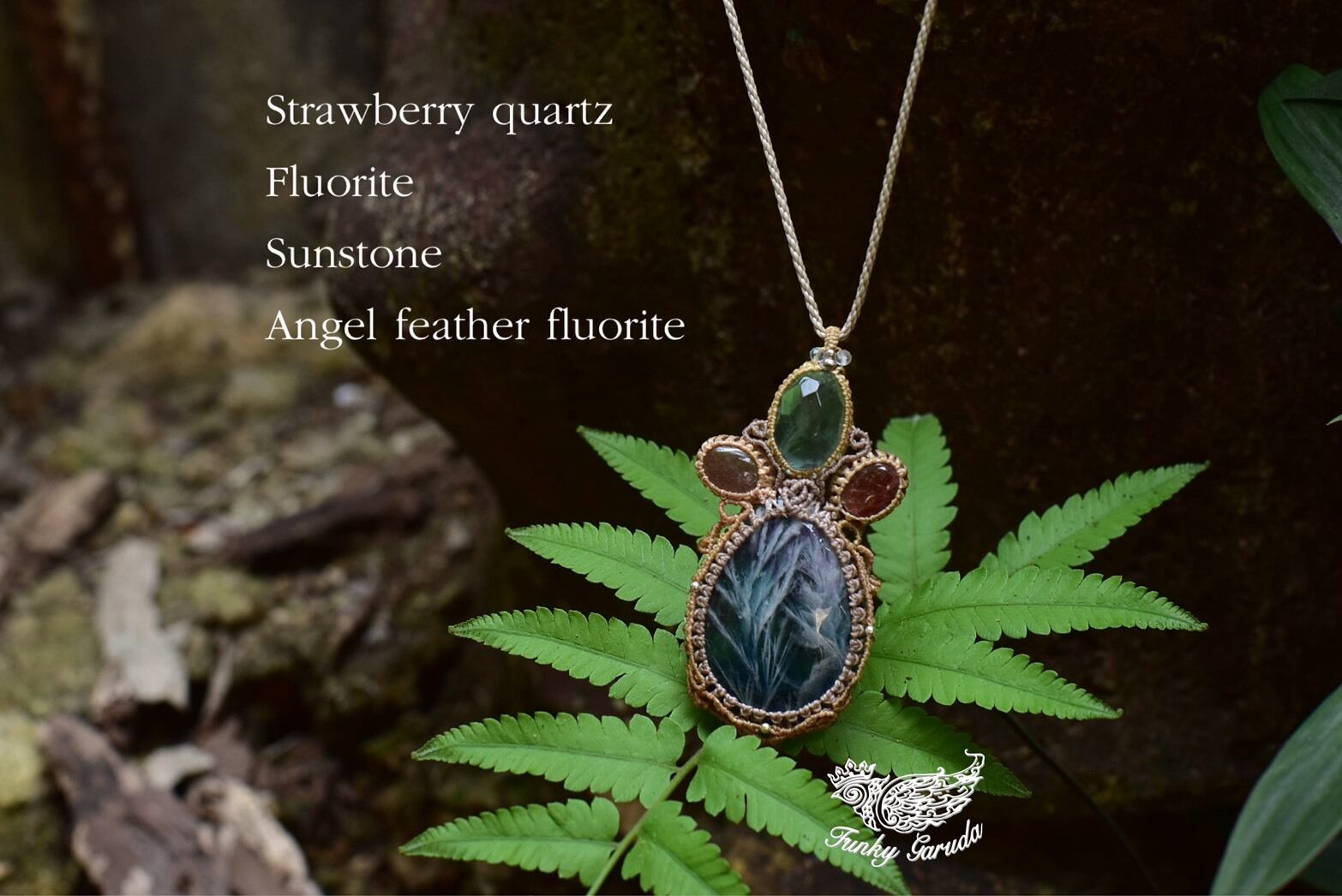 エンジェルフェザーフローライト ストロベリークォーツ サンストーン マクラメペンダントFlo007