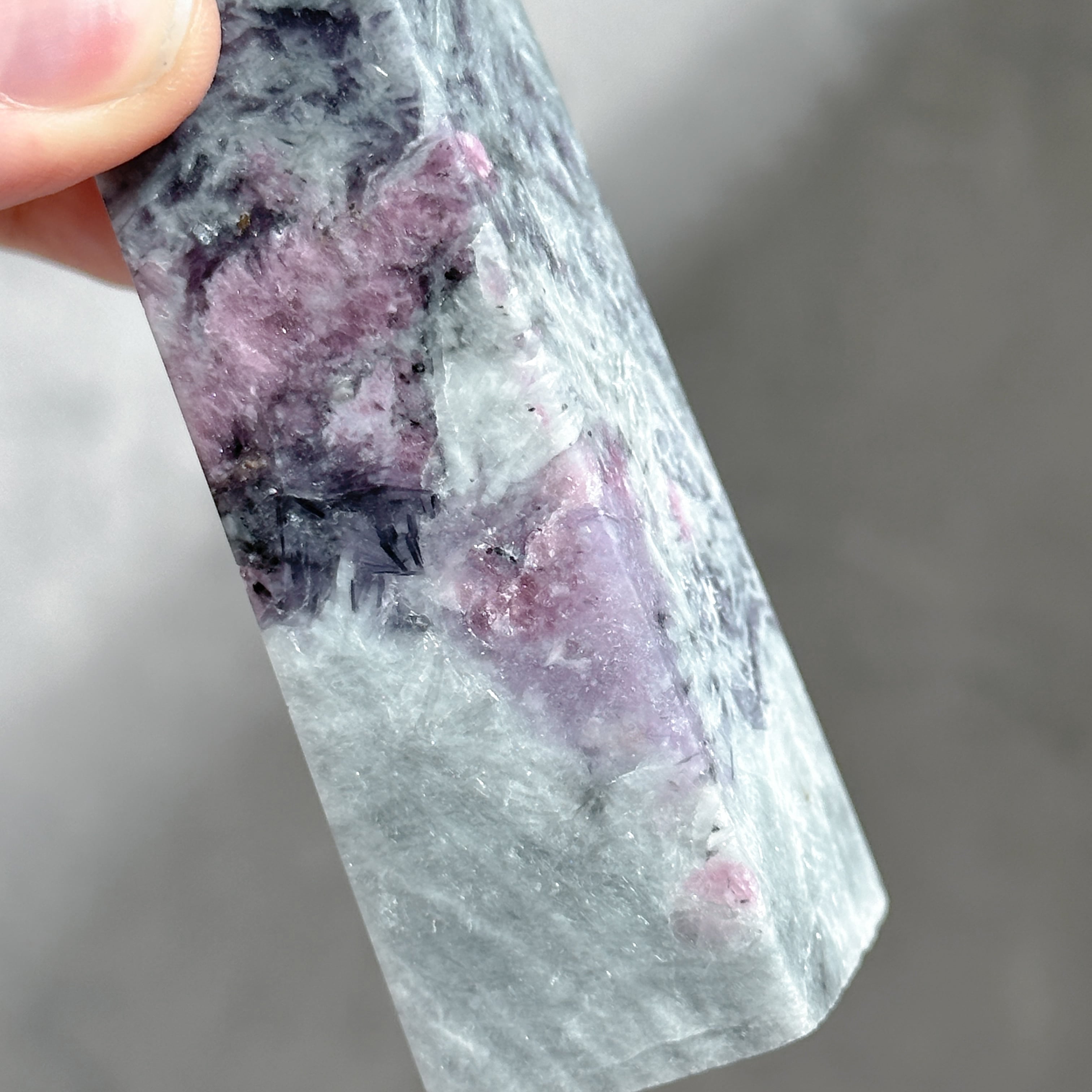 ユニコーンストーン タワー65◇ Unicorn Stone ◇天然石・鉱物