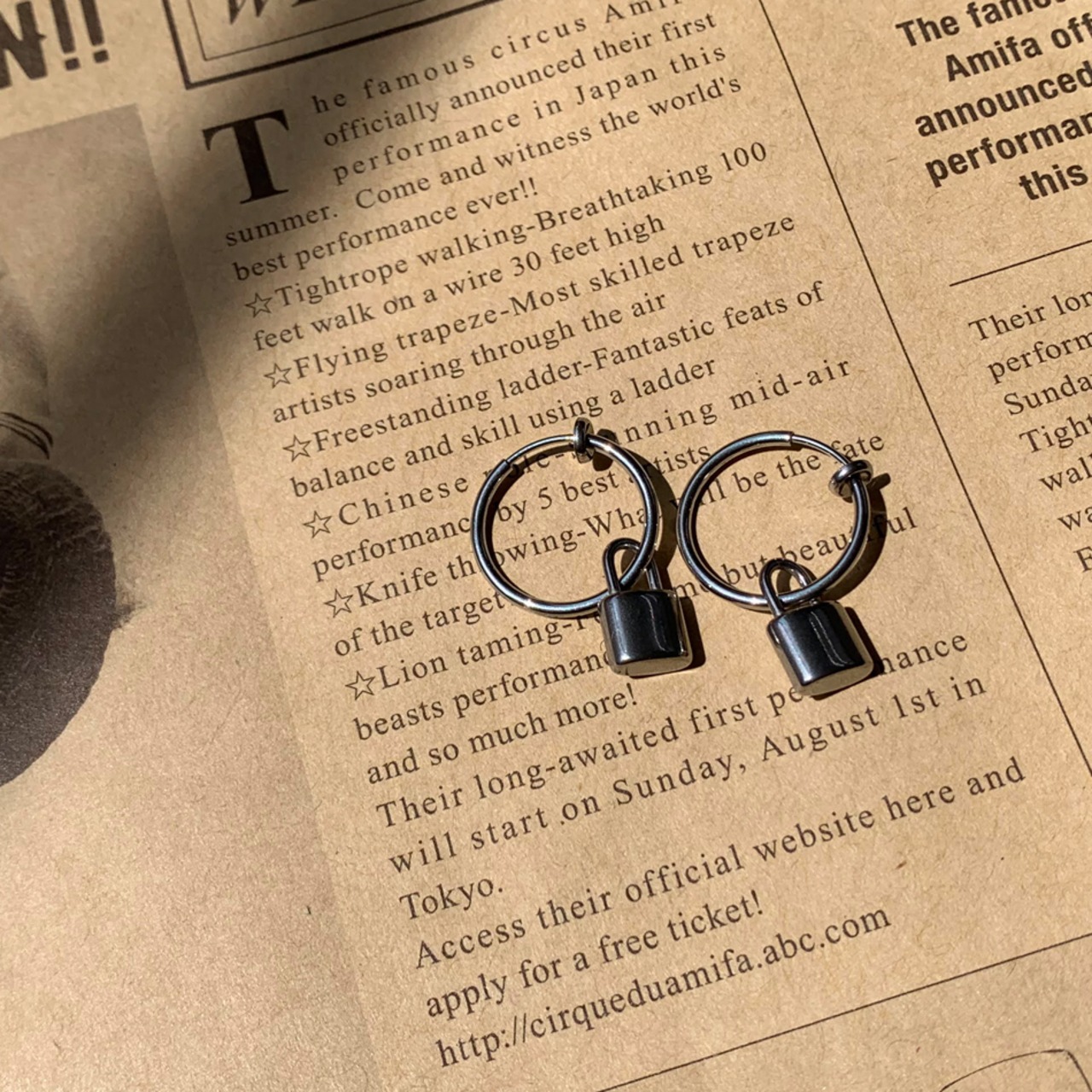 ステンレスフープパドロックイヤリング