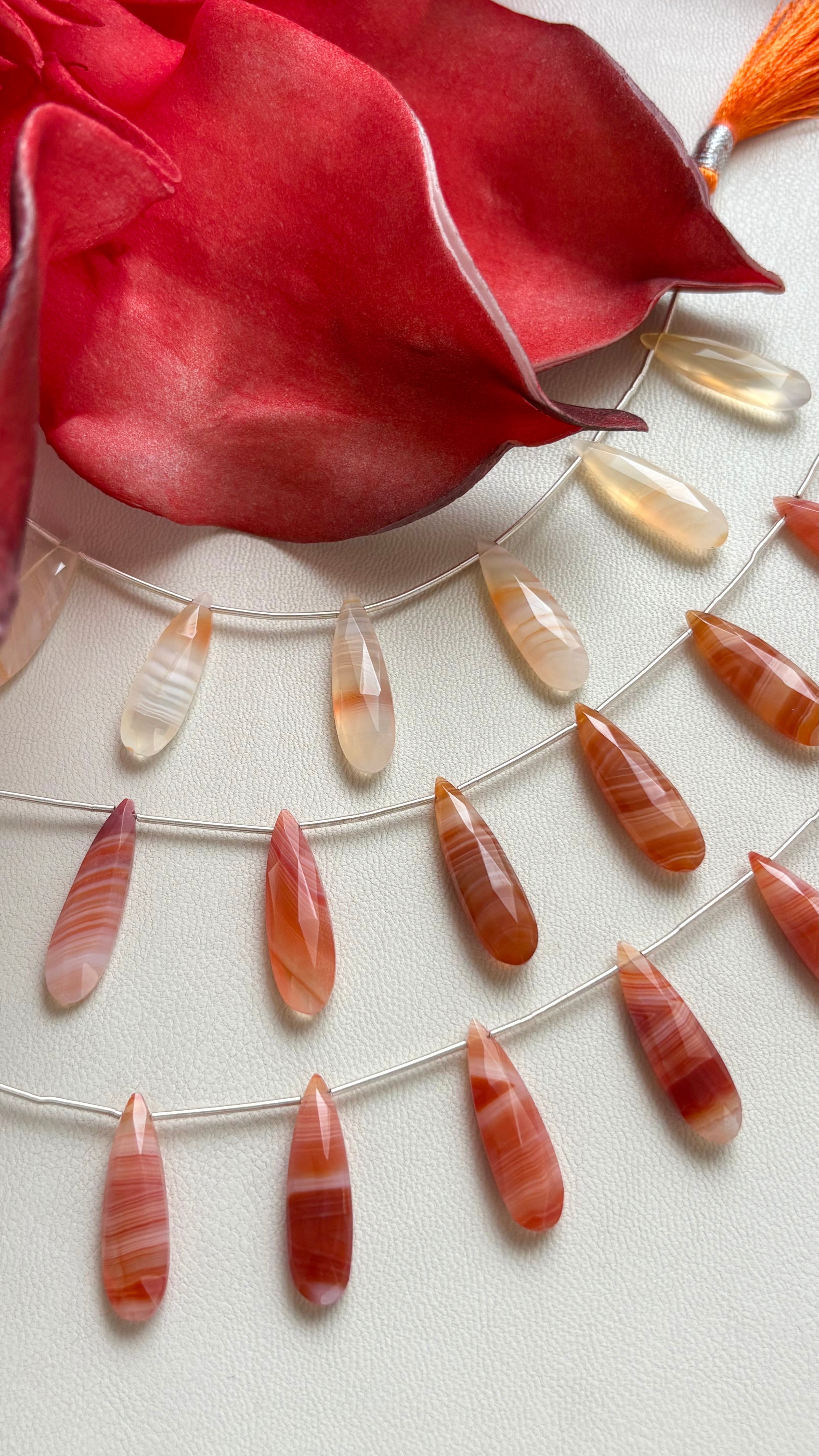 Orange Banded Agate Long Briolette Cut / オレンジバンデッドアゲート ロングブリオレットカット